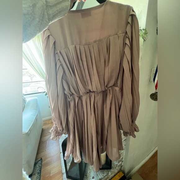Pretty On Point Dusty Mauve Pleated Romper - Picture 5 of 5